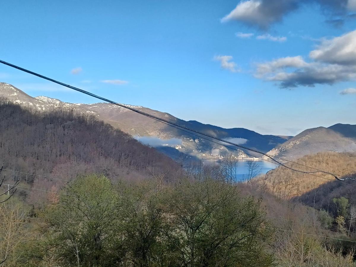 Agriturismo I Due Regni Petrella Salto 外观 照片